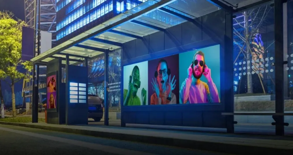 DOOH EM ASCENS&Atilde;O: A ERA DIGITAL CHEGA &Agrave; PUBLICIDADE EXTERNA NO BRASIL
