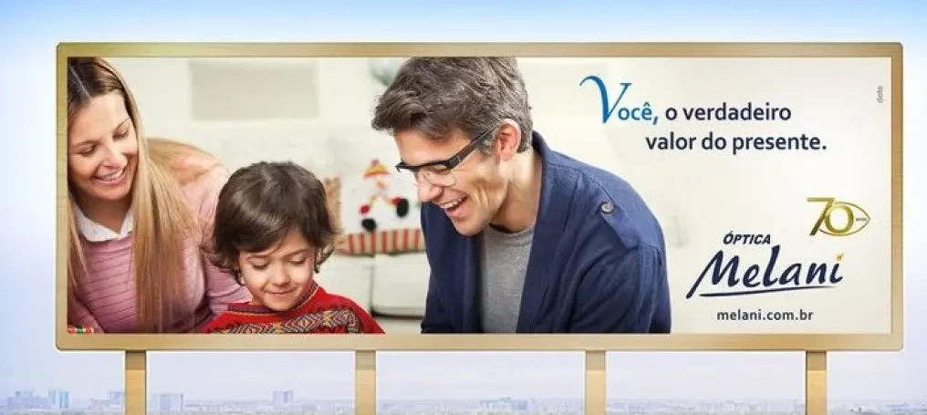 M&Iacute;DIA  OOH E CAMPANHAS FAMILIARES: CELEBRANDO LA&Ccedil;OS QUE ATRAVESSAM GERA&Ccedil;&Otilde;ES