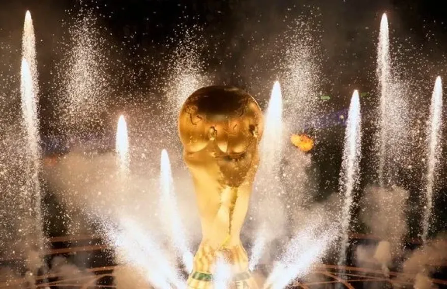 ANO DE COPA: COMO O OUTDOOR PODE MARCAR GOLS PELA SUA MARCA