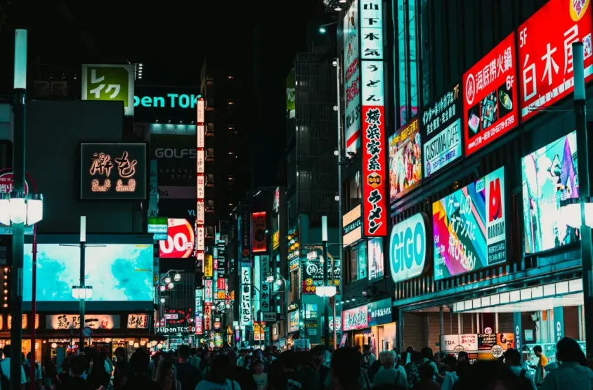 M&Iacute;DIA EXTERIOR E MARCA LOCAL: ESTRAT&Eacute;GIAS PARA AUMENTAR VISIBILIDADE E CONEX&Atilde;O
