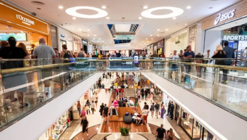 COMO A MIDIA EXTERNA PODE IMPULSIONAR LOJAS E SHOPPINGS NO MARANHAO DURANTE O FIM DO ANO 